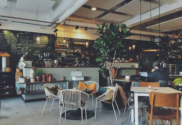 Kế hoạch khai trương quán cafe nhà hàng: Quy trình 3 giai đoạn và checklist thực chiến