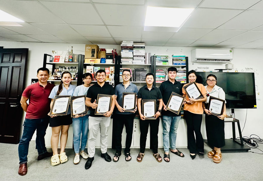 Học viên thực hành tại bếp trong chương trình AAU Academy